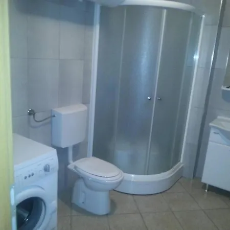 Διαμέρισμα Velenje Ravne Sobe Vrtacnik D O O *