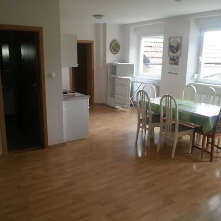 Διαμέρισμα Velenje Ravne Sobe Vrtacnik D O O Sostanj