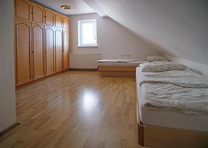 Apartamento Velenje Ravne Sobe Vrtacnik D O O *