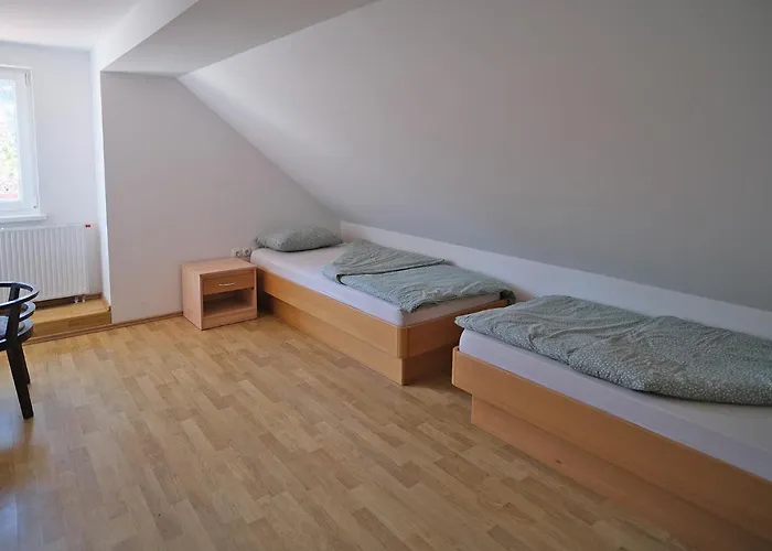 アパート Velenje Ravne Sobe Vrtacnik D O O Šoštanj