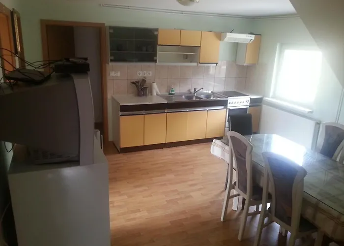 Apartamento Velenje Ravne Sobe Vrtacnik D O O Sostanj