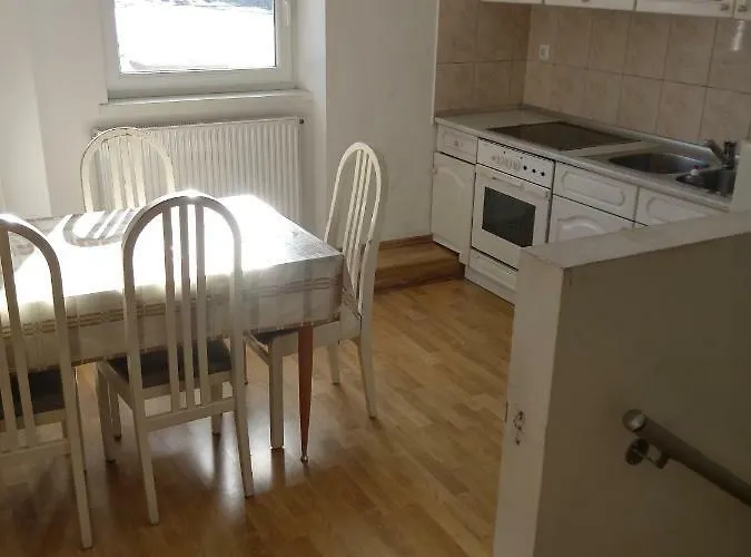 Velenje Ravne Sobe Vrtacnik D O O Apartamento *